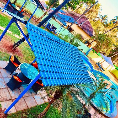 Summer Beach Resort, Goa - #Near Baga Beach #Swimming Pool #Garden #Bar #Lift #Premium Rooms #Property Of The Year #70565-84665 Calangute Eksteriør billede