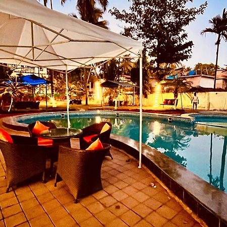 Summer Beach Resort, Goa - #Near Baga Beach #Swimming Pool #Garden #Bar #Lift #Premium Rooms #Property Of The Year #70565-84665 Calangute Eksteriør billede