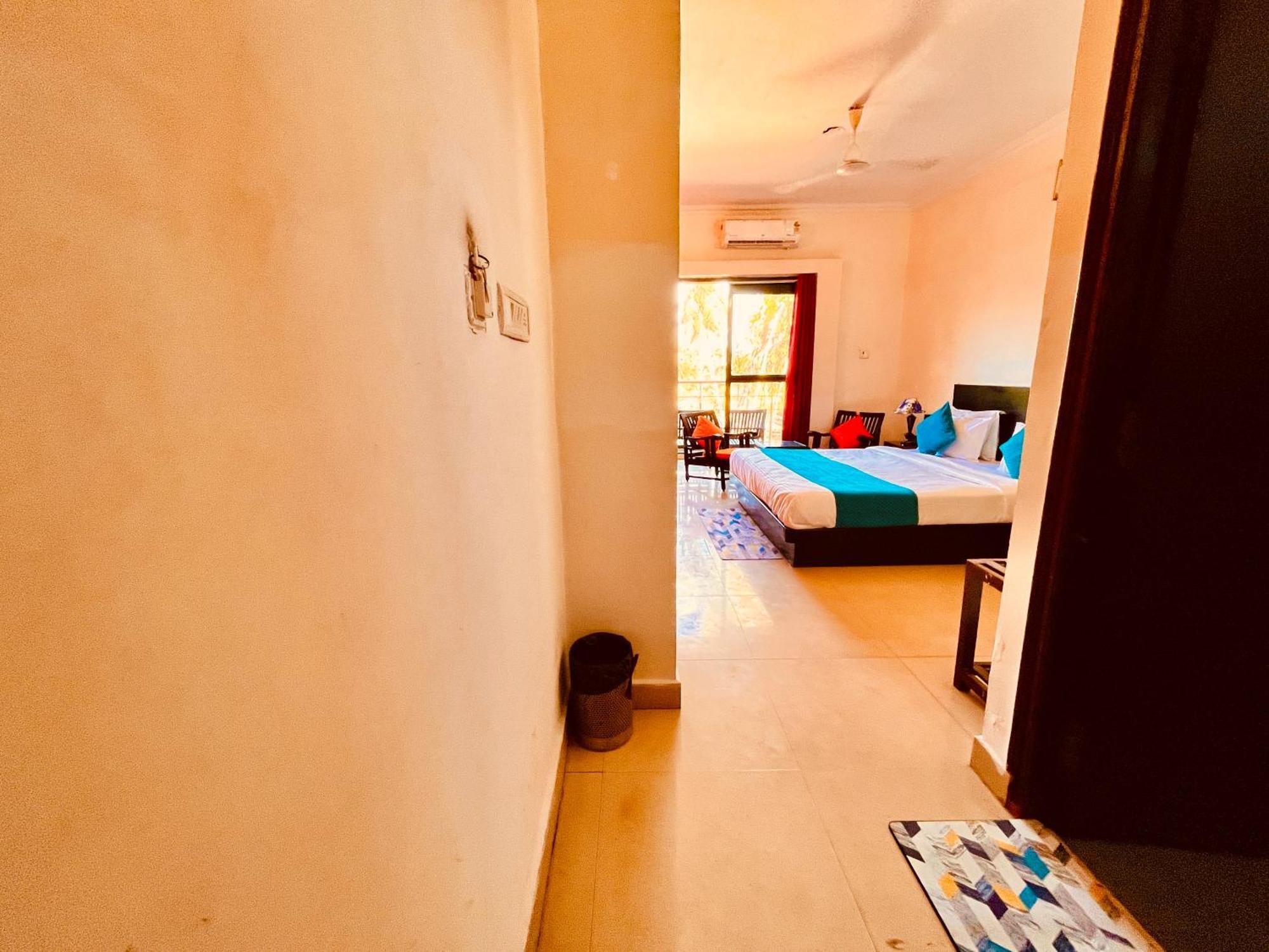 Summer Beach Resort, Goa - #Near Baga Beach #Swimming Pool #Garden #Bar #Lift #Premium Rooms #Property Of The Year #70565-84665 Calangute Eksteriør billede