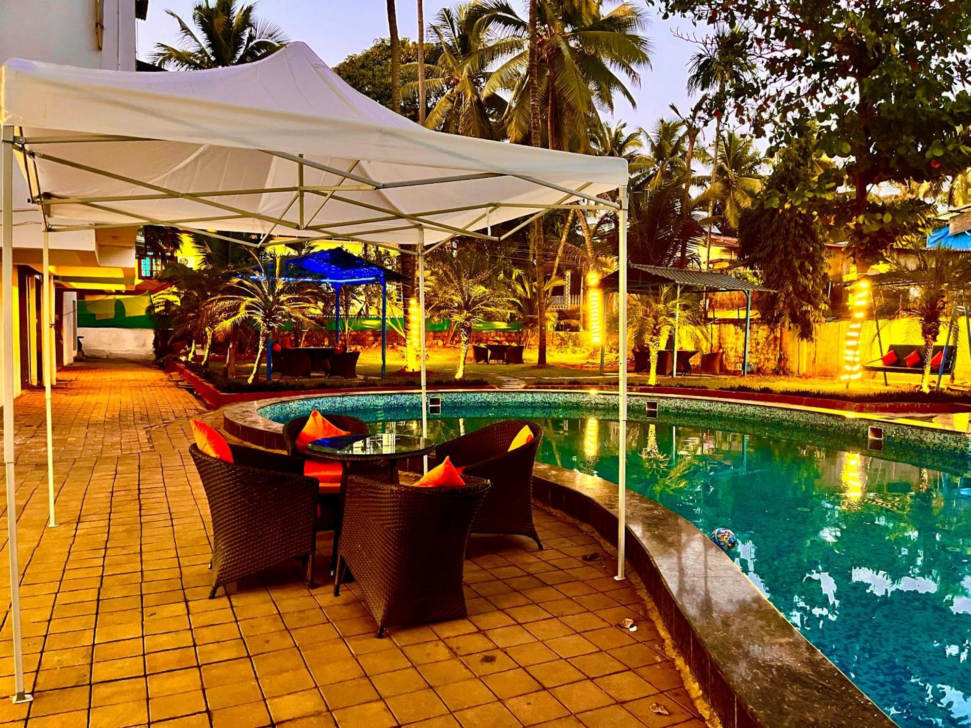 Summer Beach Resort, Goa - #Near Baga Beach #Swimming Pool #Garden #Bar #Lift #Premium Rooms #Property Of The Year #70565-84665 Calangute Eksteriør billede
