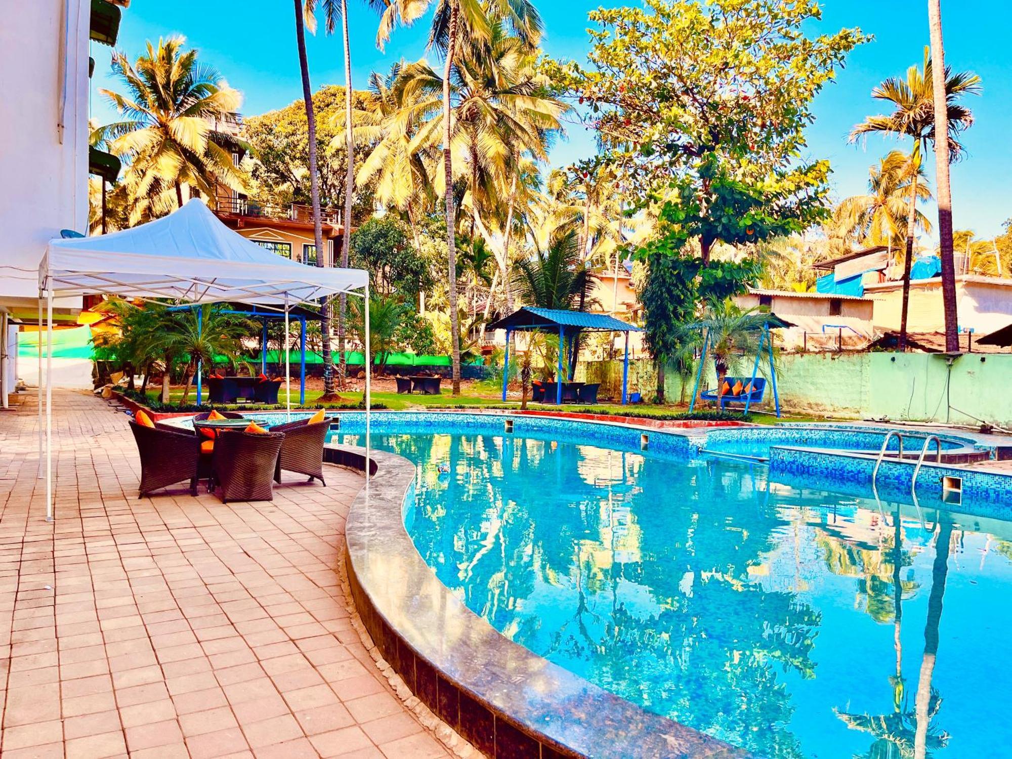 Summer Beach Resort, Goa - #Near Baga Beach #Swimming Pool #Garden #Bar #Lift #Premium Rooms #Property Of The Year #70565-84665 Calangute Eksteriør billede