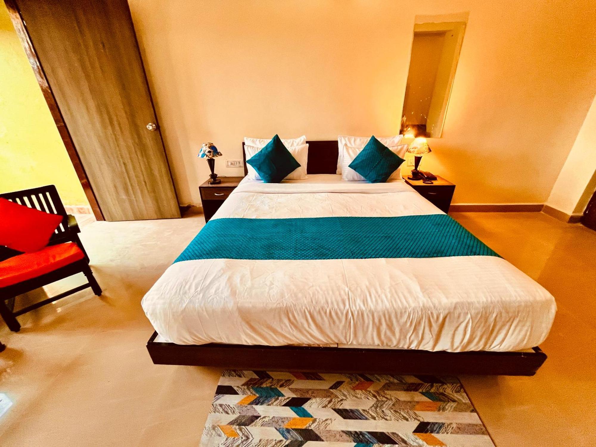 Summer Beach Resort, Goa - #Near Baga Beach #Swimming Pool #Garden #Bar #Lift #Premium Rooms #Property Of The Year #70565-84665 Calangute Eksteriør billede