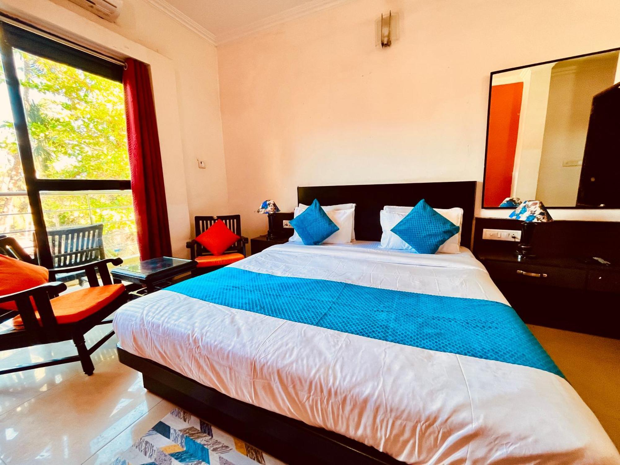 Summer Beach Resort, Goa - #Near Baga Beach #Swimming Pool #Garden #Bar #Lift #Premium Rooms #Property Of The Year #70565-84665 Calangute Eksteriør billede