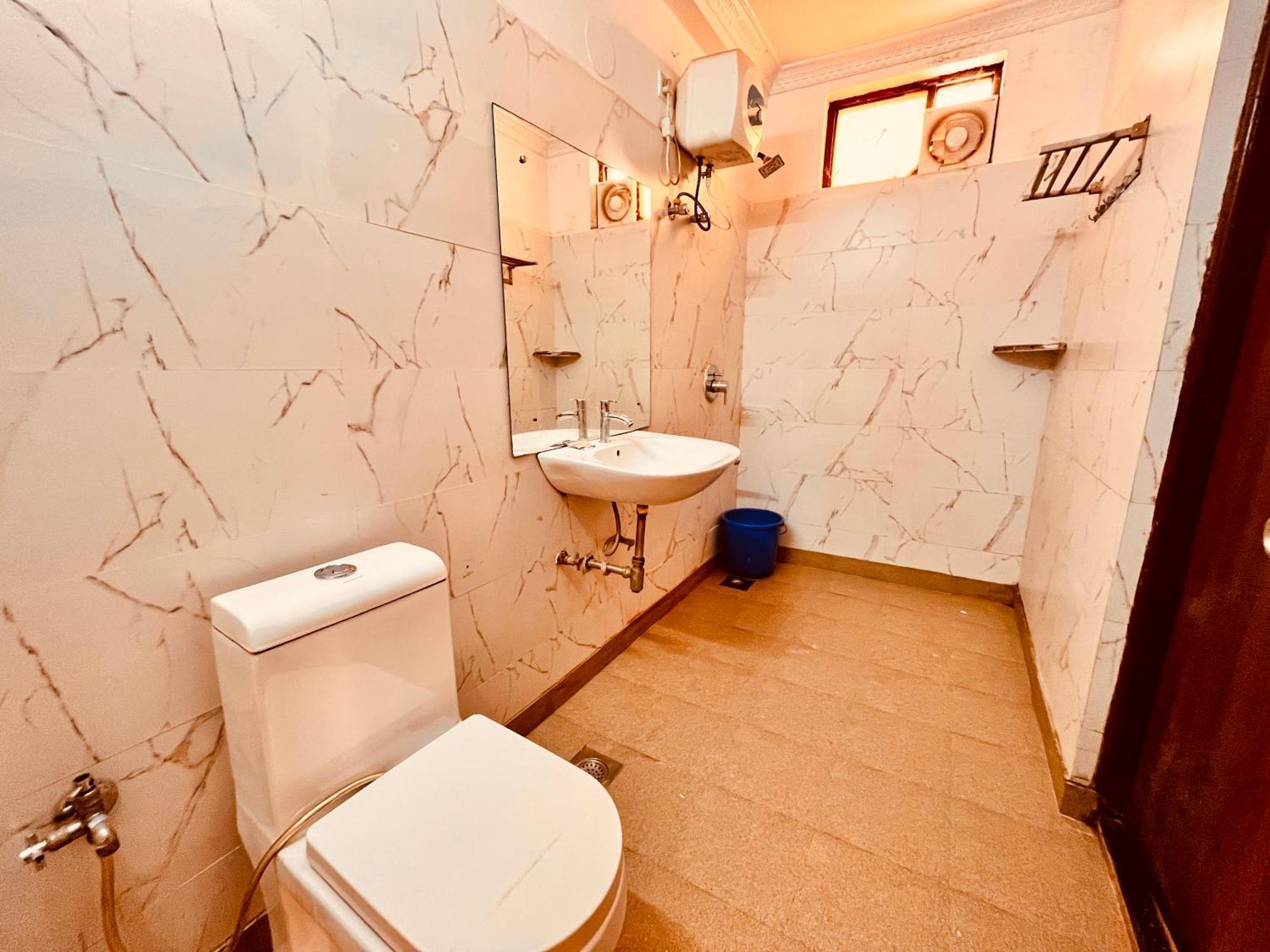 Summer Beach Resort, Goa - #Near Baga Beach #Swimming Pool #Garden #Bar #Lift #Premium Rooms #Property Of The Year #70565-84665 Calangute Eksteriør billede