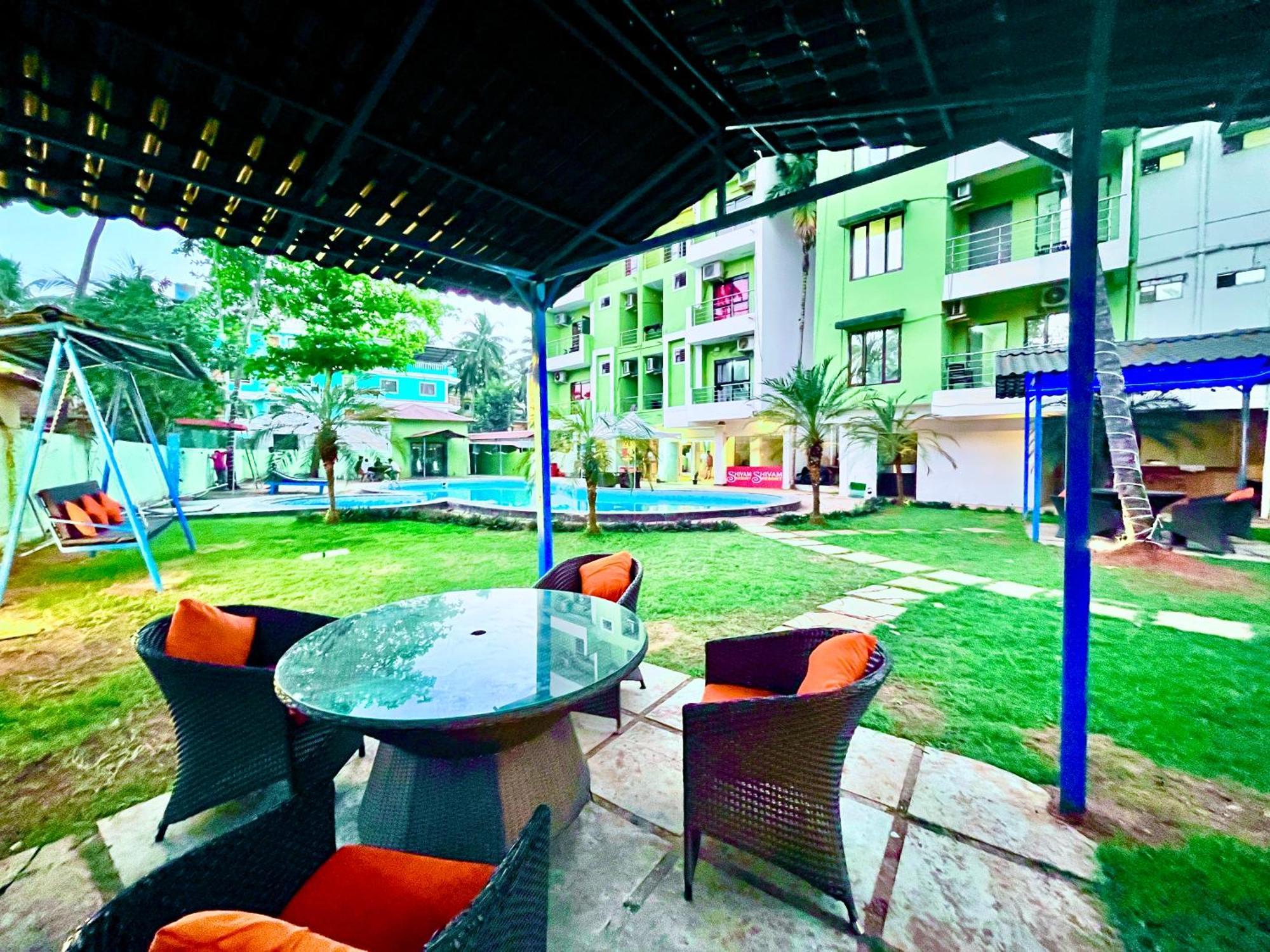 Summer Beach Resort, Goa - #Near Baga Beach #Swimming Pool #Garden #Bar #Lift #Premium Rooms #Property Of The Year #70565-84665 Calangute Eksteriør billede