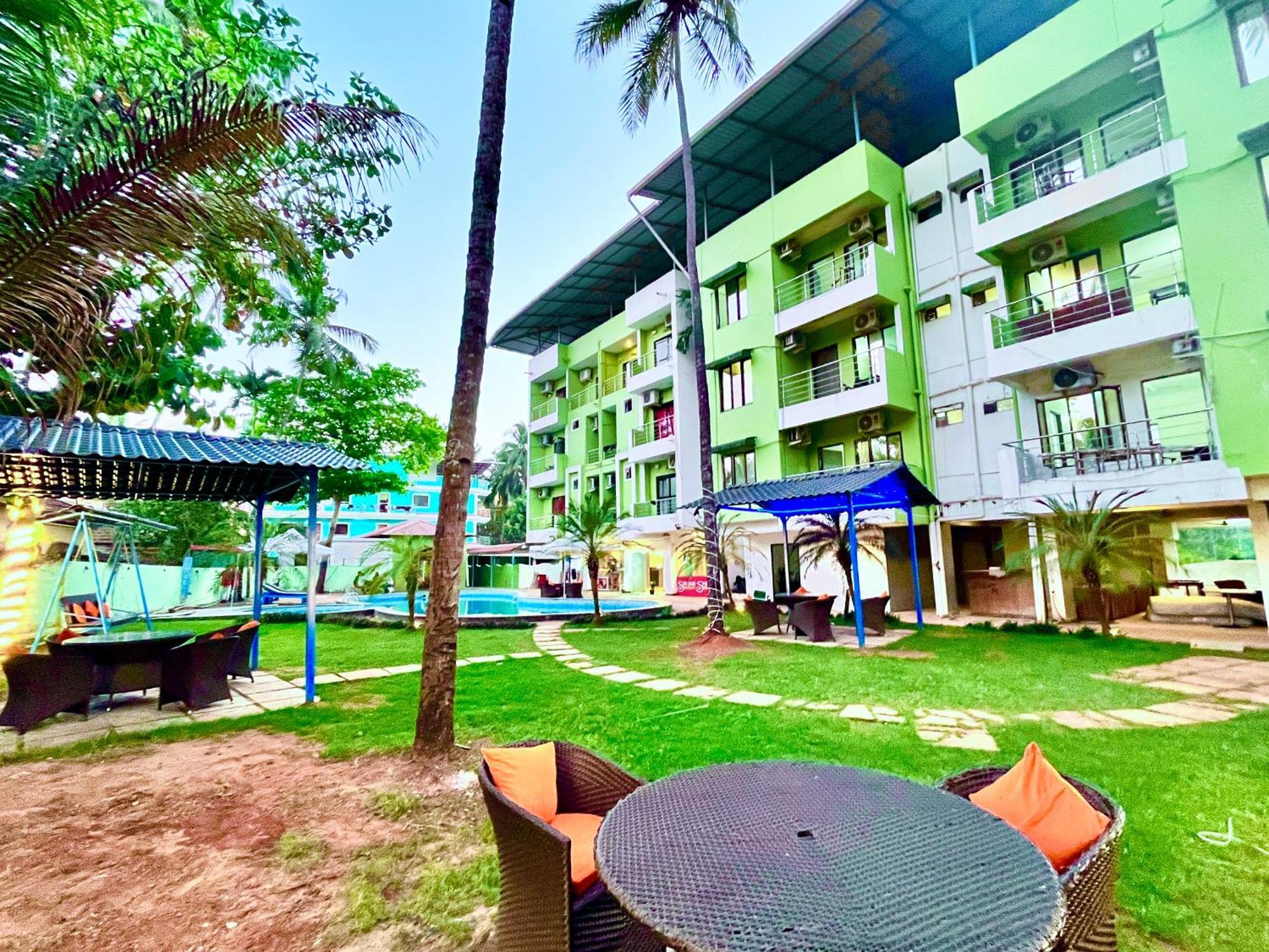 Summer Beach Resort, Goa - #Near Baga Beach #Swimming Pool #Garden #Bar #Lift #Premium Rooms #Property Of The Year #70565-84665 Calangute Eksteriør billede