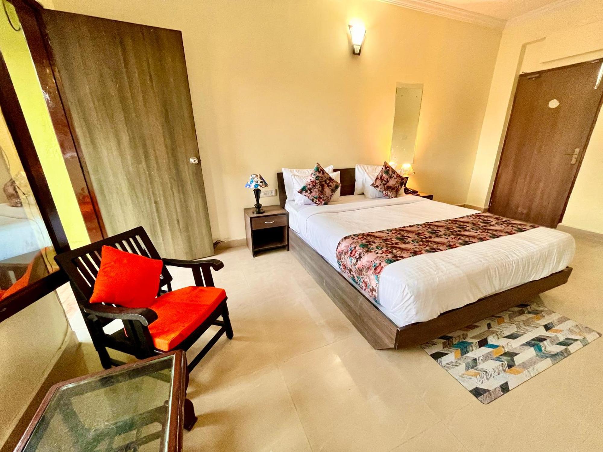 Summer Beach Resort, Goa - #Near Baga Beach #Swimming Pool #Garden #Bar #Lift #Premium Rooms #Property Of The Year #70565-84665 Calangute Eksteriør billede