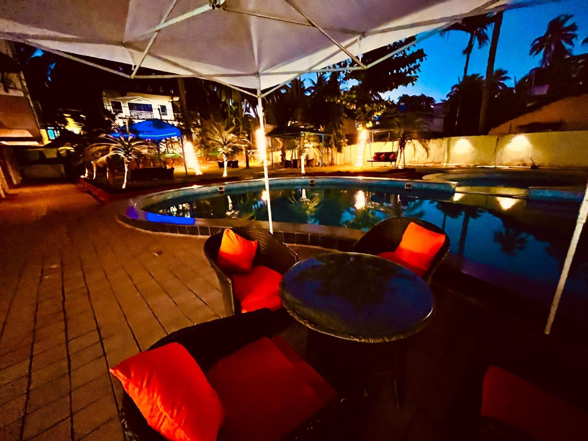 Summer Beach Resort, Goa - #Near Baga Beach #Swimming Pool #Garden #Bar #Lift #Premium Rooms #Property Of The Year #70565-84665 Calangute Eksteriør billede