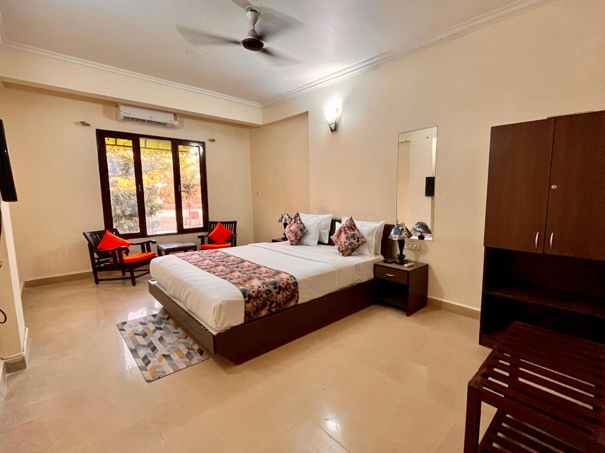 Summer Beach Resort, Goa - #Near Baga Beach #Swimming Pool #Garden #Bar #Lift #Premium Rooms #Property Of The Year #70565-84665 Calangute Eksteriør billede