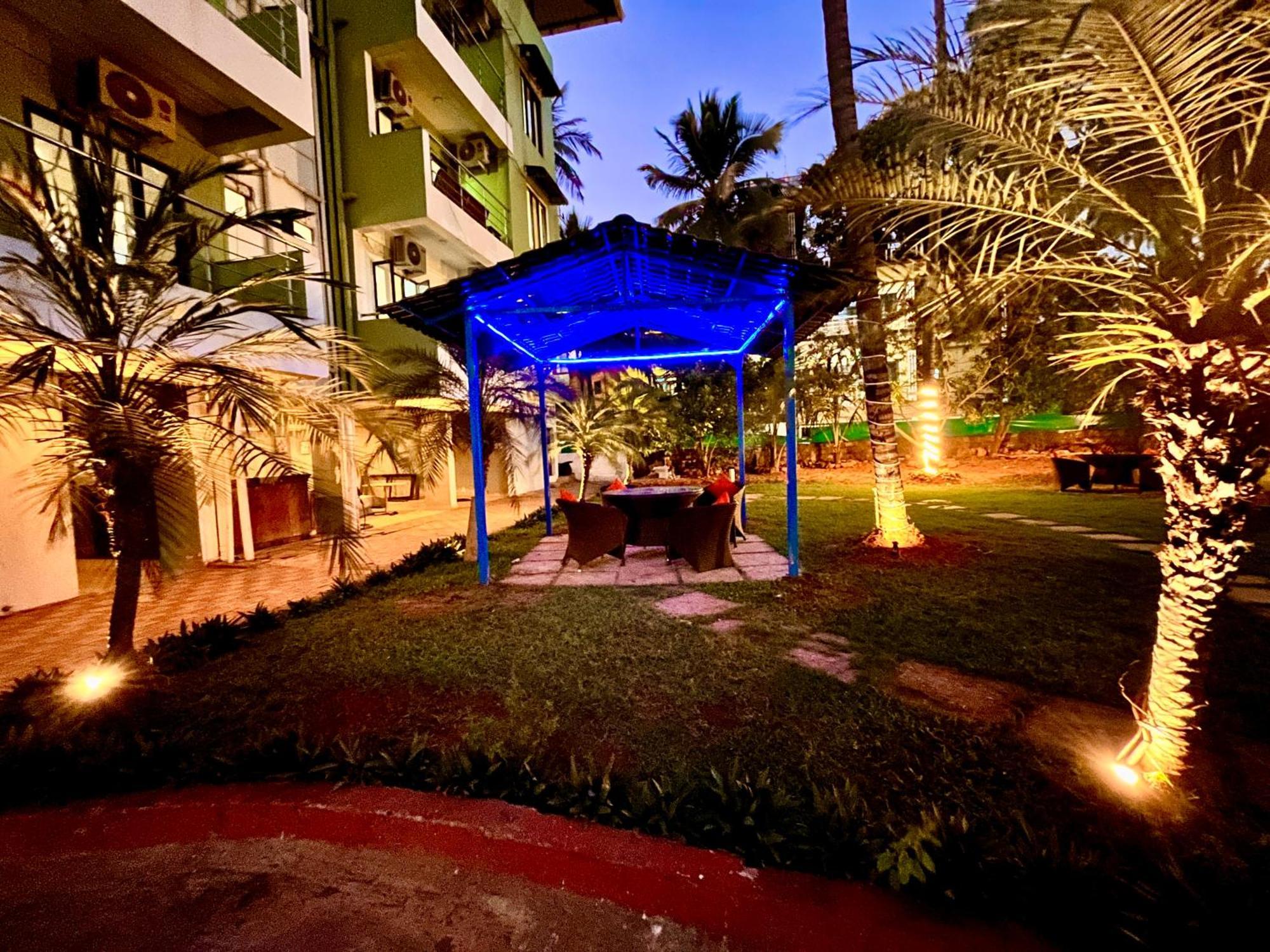 Summer Beach Resort, Goa - #Near Baga Beach #Swimming Pool #Garden #Bar #Lift #Premium Rooms #Property Of The Year #70565-84665 Calangute Eksteriør billede