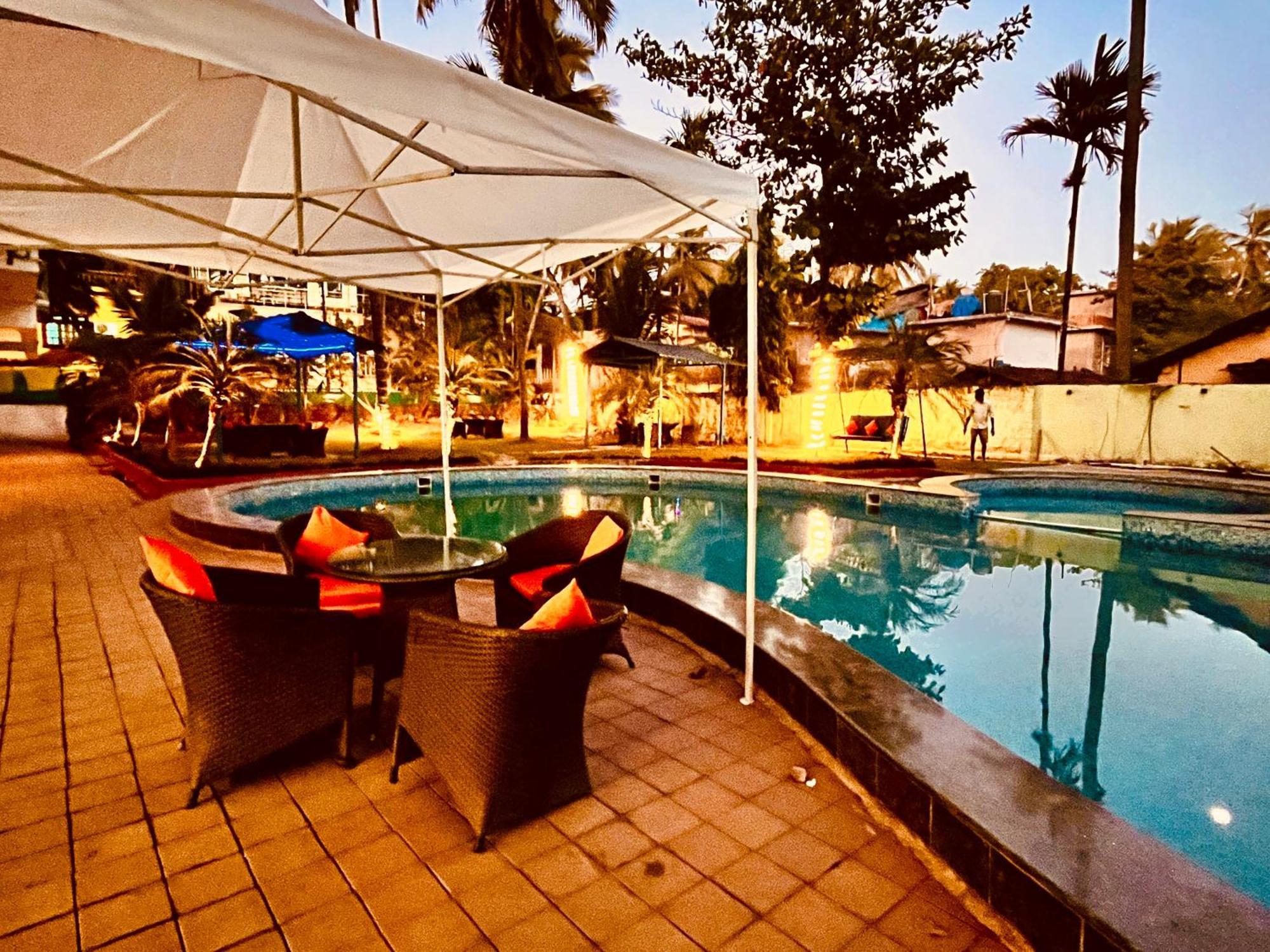 Summer Beach Resort, Goa - #Near Baga Beach #Swimming Pool #Garden #Bar #Lift #Premium Rooms #Property Of The Year #70565-84665 Calangute Eksteriør billede