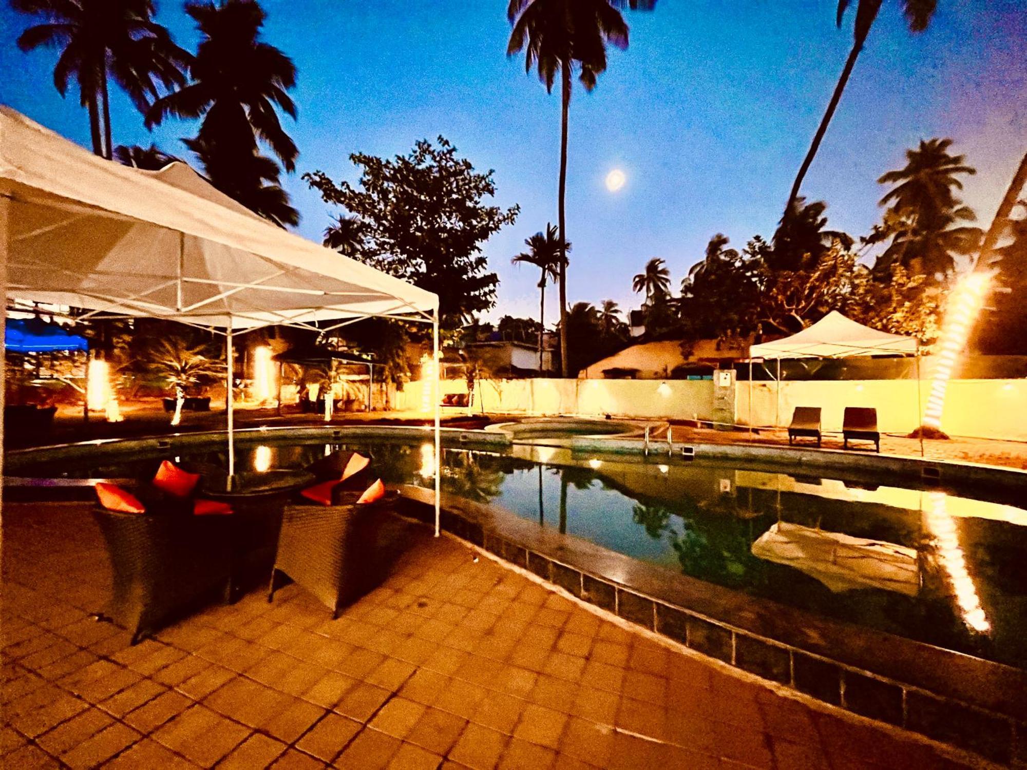 Summer Beach Resort, Goa - #Near Baga Beach #Swimming Pool #Garden #Bar #Lift #Premium Rooms #Property Of The Year #70565-84665 Calangute Eksteriør billede