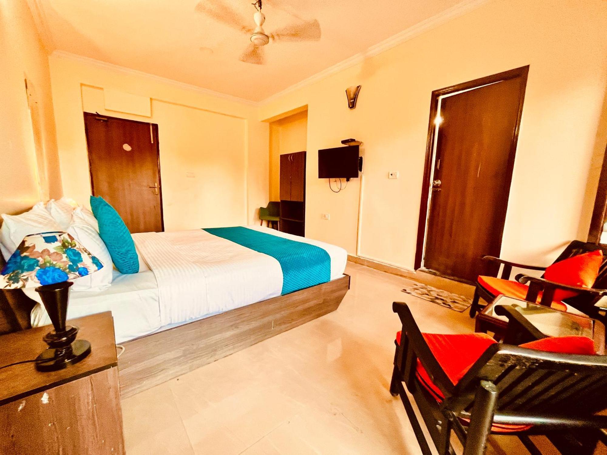 Summer Beach Resort, Goa - #Near Baga Beach #Swimming Pool #Garden #Bar #Lift #Premium Rooms #Property Of The Year #70565-84665 Calangute Eksteriør billede